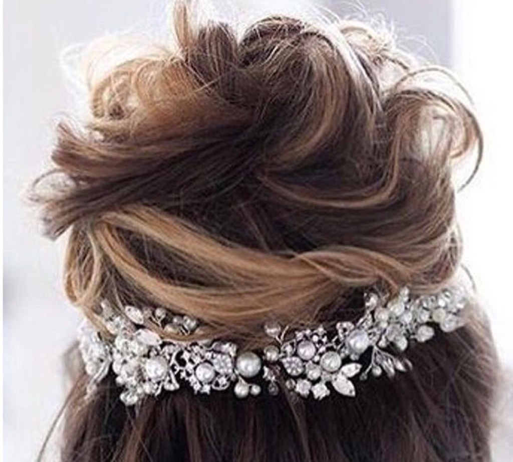 Create a Huge Messy Bun with Mid-Length&nbsp;Hair